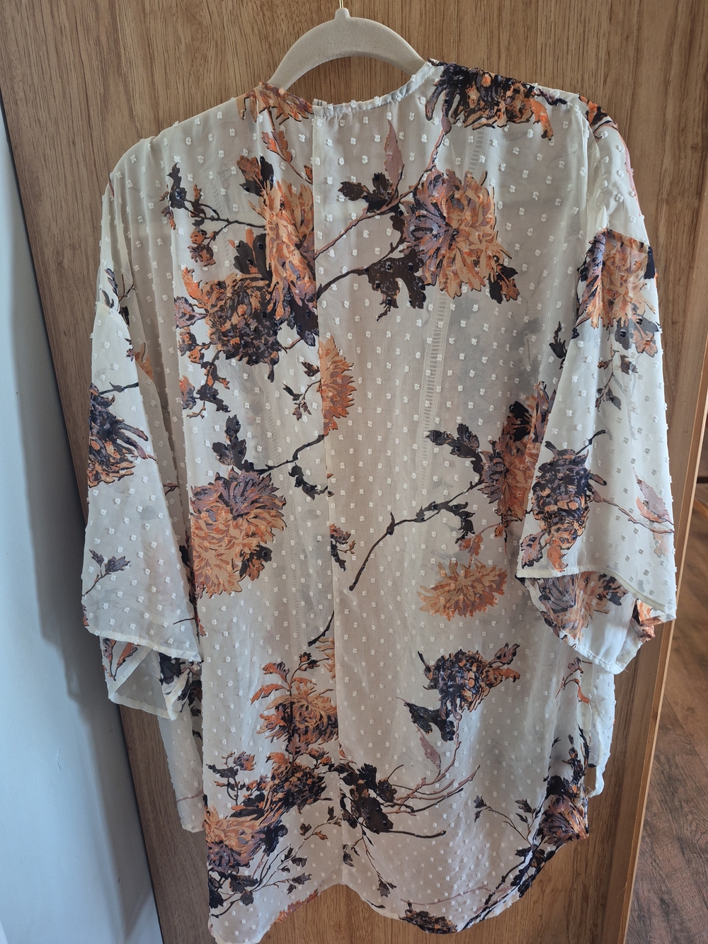 Maurices Floral Sheer Kimono Cover-Up in Cream, Coral & Navy - Picture 4 of 4